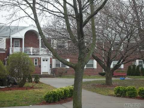 25420 74th Ave unit H-1, Glen Oaks, NY 11004 - photo 1