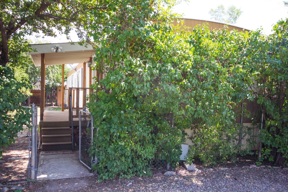 Entrance 52 Lazy Glen