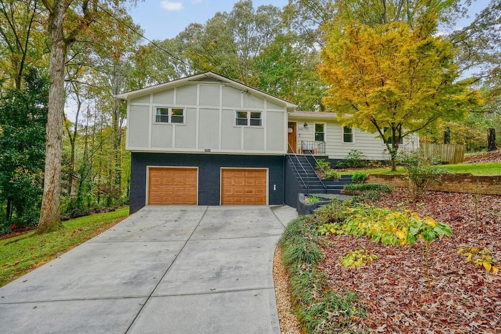 5523 Cheyenne Dr, Acworth, GA 30102 - photo 1