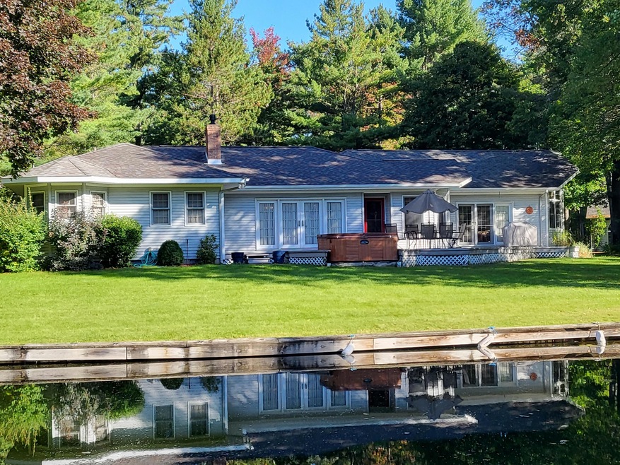 House canal side