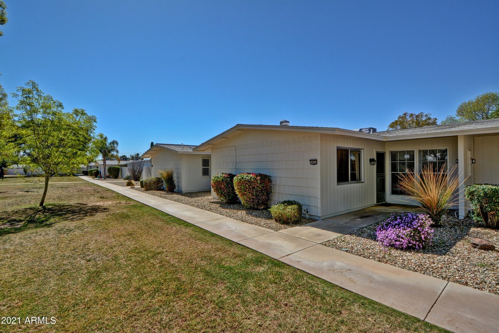 10541 W Palmeras Dr unit 40, Sun City, AZ 85373 - photo 1