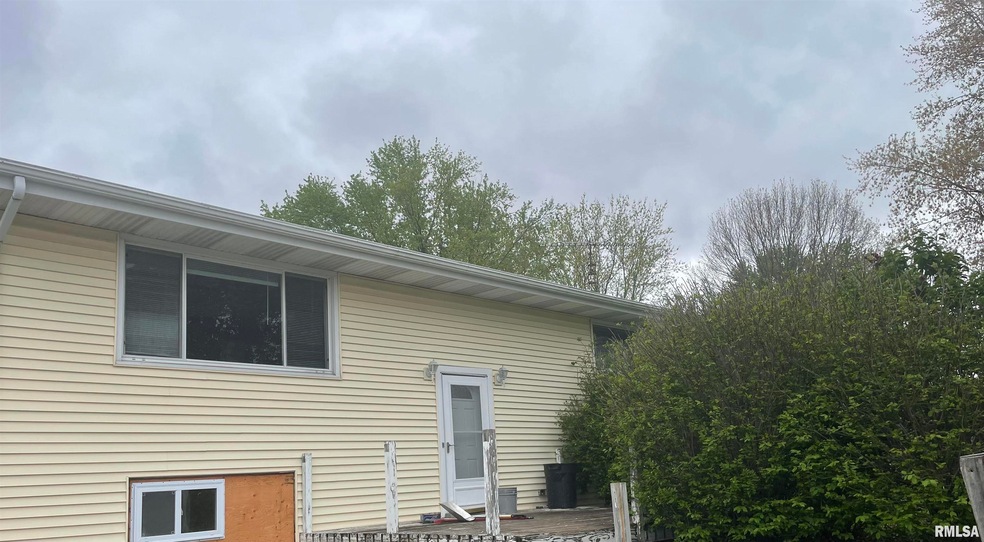 1649 Sandusky Rd, Jacksonville, IL 62650 - photo 1