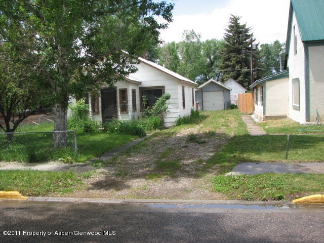 582 Rose St, Craig, CO 81625 - photo 1