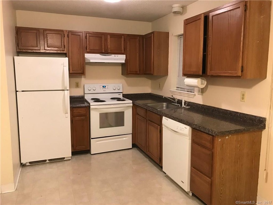 488 Perkins Ave unit 7-2, Waterbury, CT 06704 - photo 1