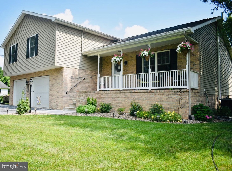 1650 Bowman St, Chambersburg, PA 17201 - photo 1