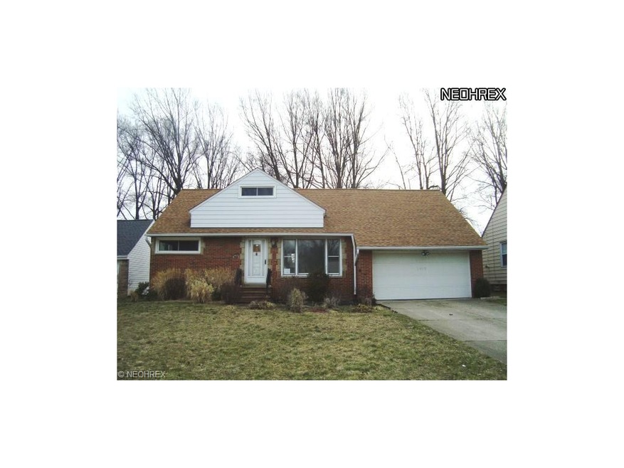 1923 Kapel Dr, Euclid, OH 44117 - photo 1