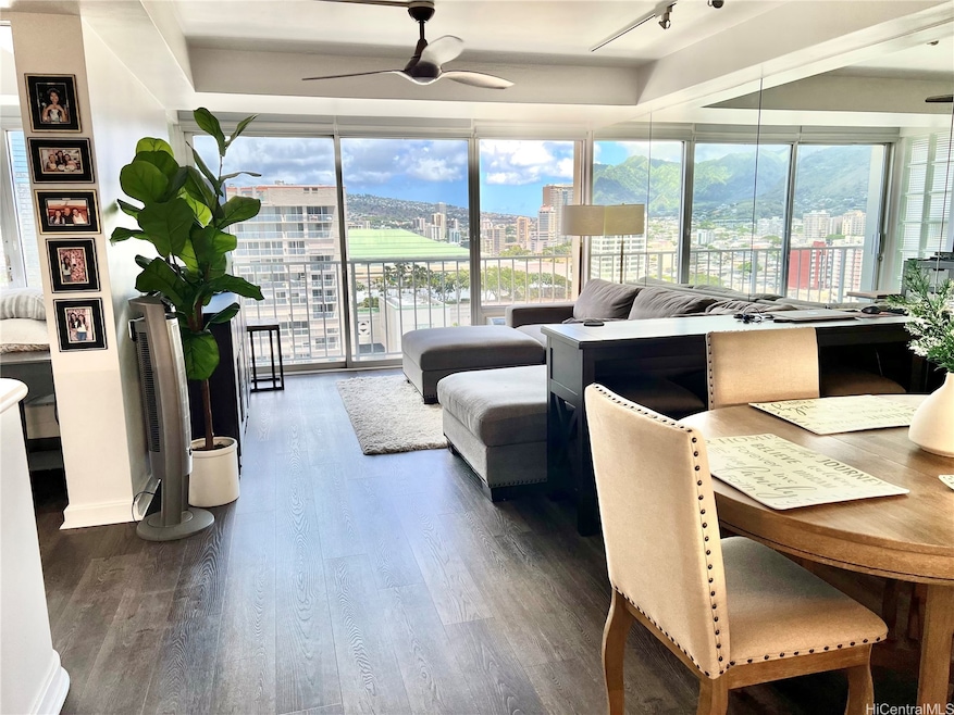 Walk into this Bright and airy magestic mountain v