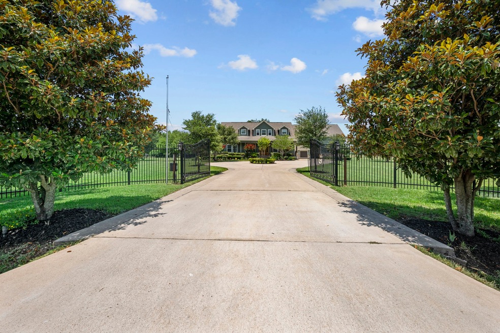 4710 Saddle Dr, Needville, TX 77461 - photo 1