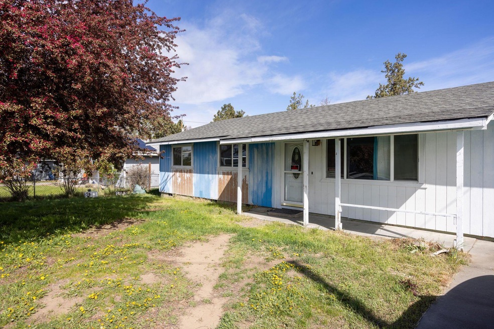 1-web-or-mls-1749 SW Kalama Avenue-17