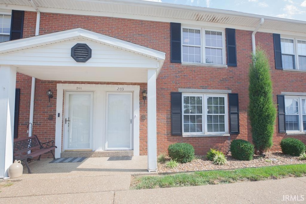 203 Olde Newburgh Dr, Newburgh, IN 47630 - photo 1