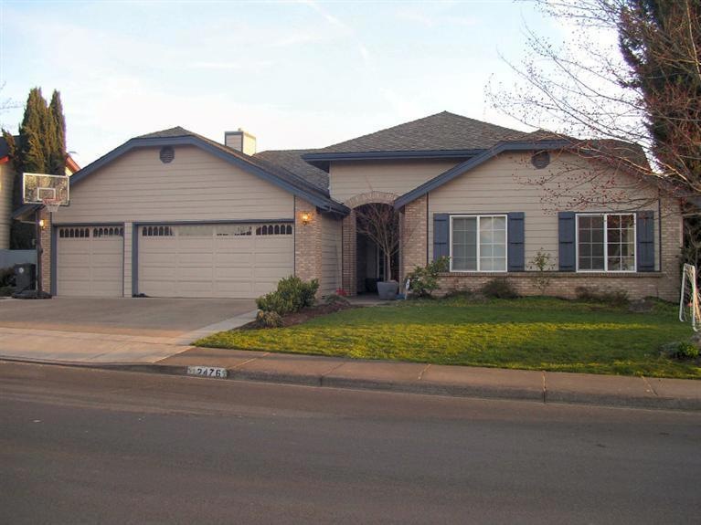 2476 Greenridge Dr unit 3, Medford, OR 97504 - photo 1