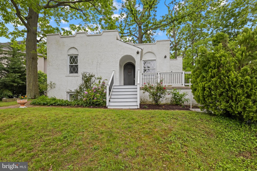 2627 E Side Dr, Alexandria, VA 22306 - photo 1