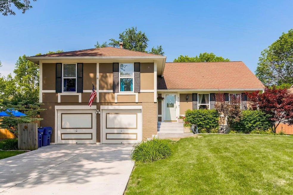 815 NW 16th St, Blue Springs, MO 64015 - photo 1