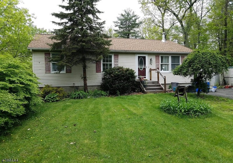 59 Hewitt Rd, Hewitt, NJ 07421 - photo 1