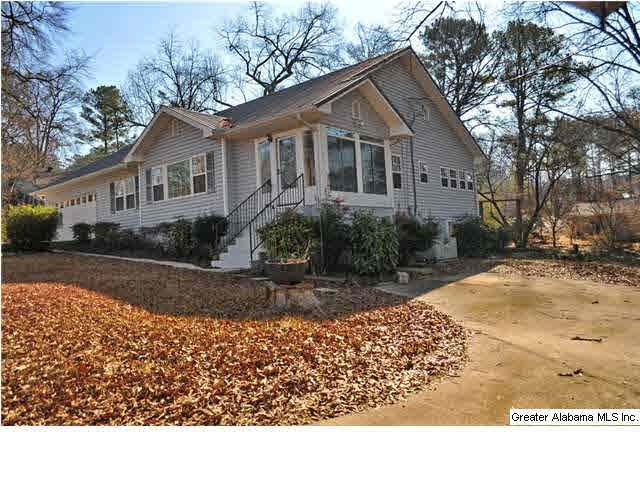 Welcome to 3416 Jones Drive in Vestavia Hills.