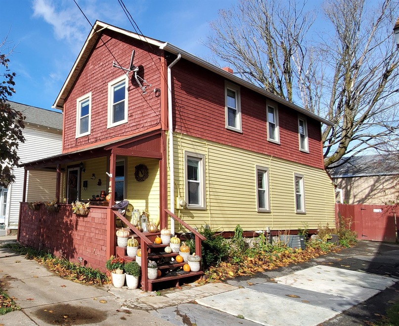 127 Division St, Saratoga Springs, NY 12866 - photo 1