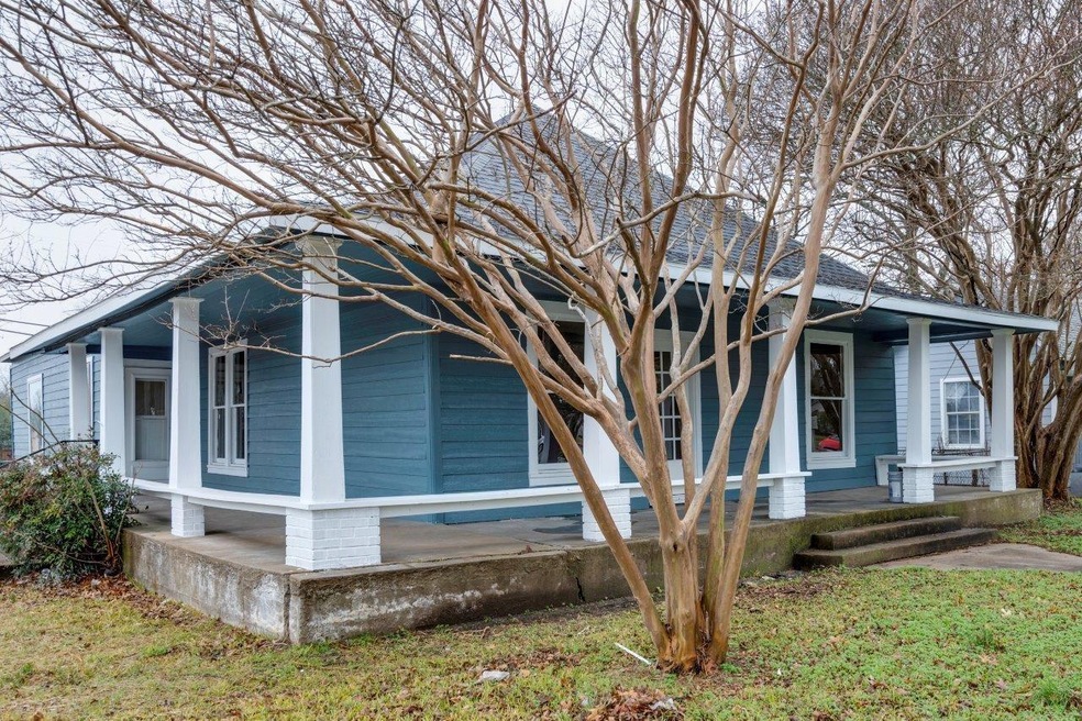 900 W Chestnut St, Denison, TX 75020 - photo 1