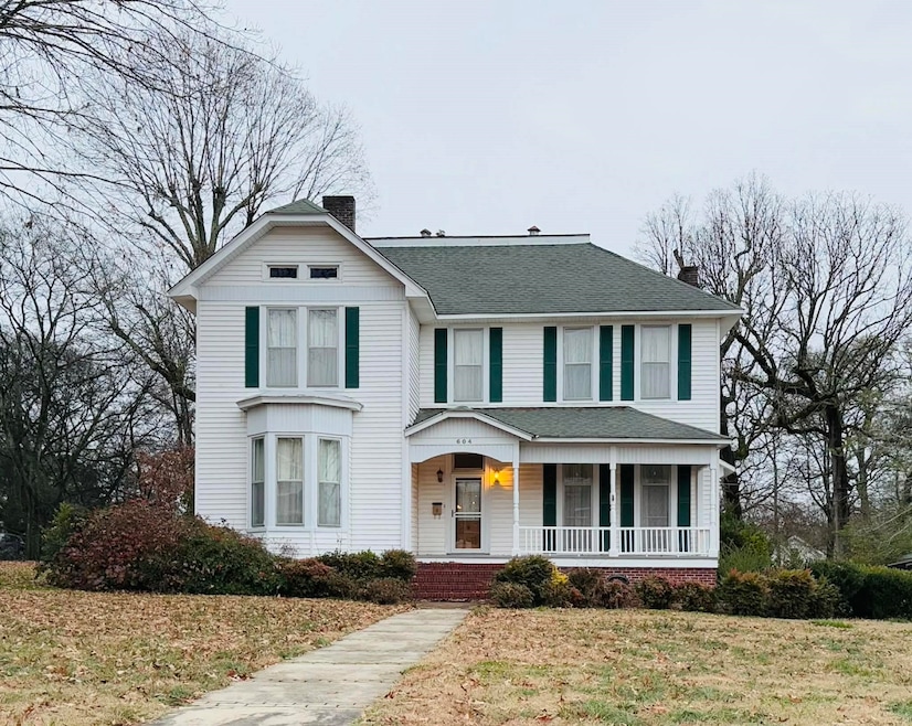 604 Jackson Ave N, Russellville, AL 35653 - photo 1
