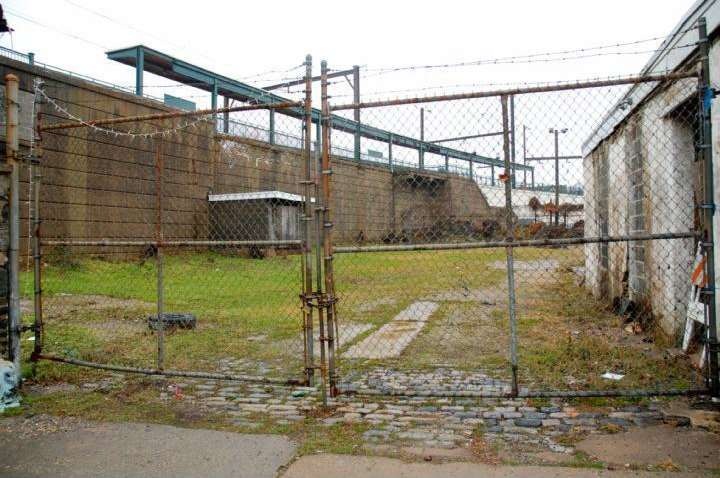 235-39 E Armat St, Philadelphia, PA 19144 - photo 1