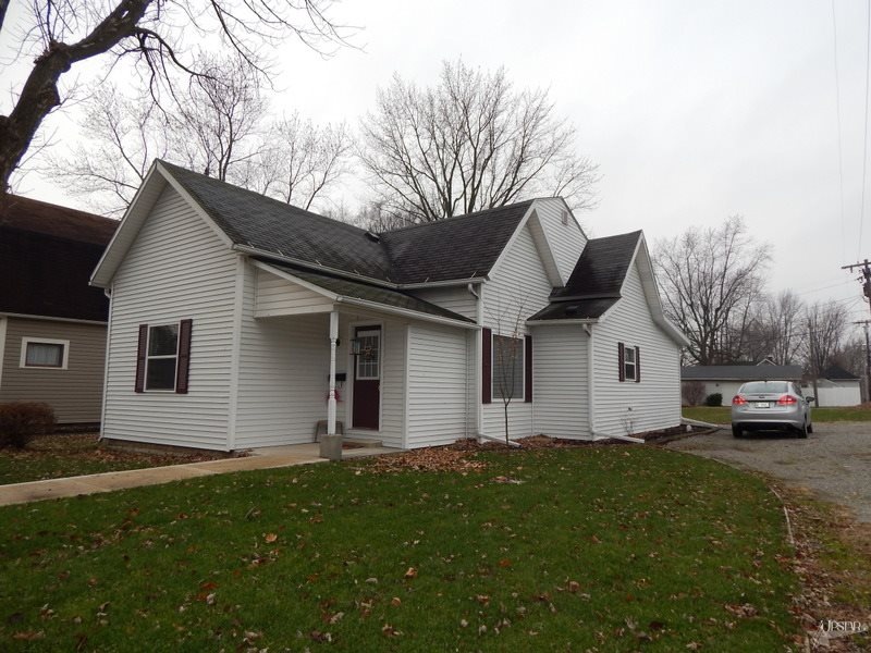 720 S Morgan St, Bluffton, IN 46714 - photo 1