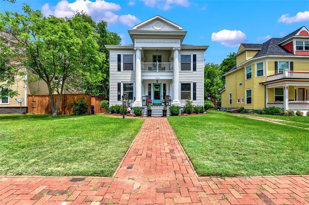 1215 W Gandy St, Denison, TX 75020 - photo 1