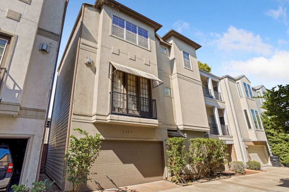 Welcome to 1405 Dart Street. Charming patio home i