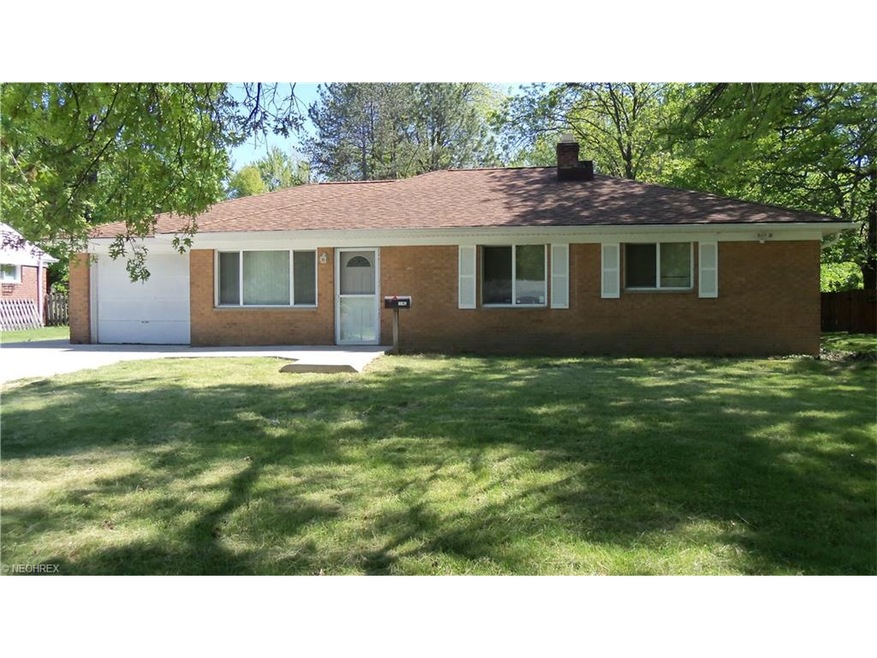 This Highland Heights brick ranch has a newer roof