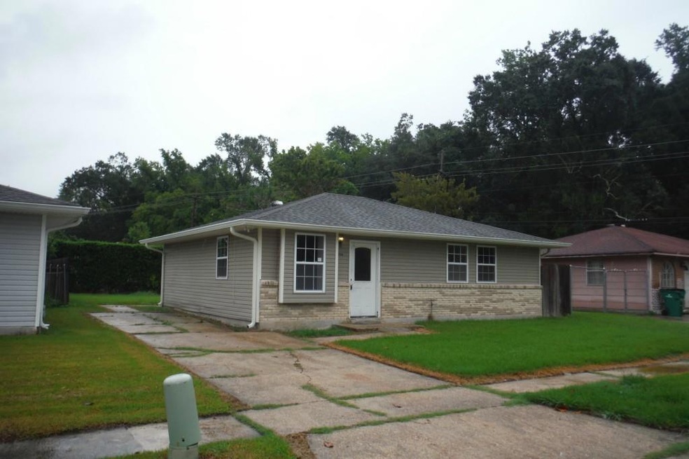 2704 Isabelle Dr, Marrero, LA 70072 - photo 1