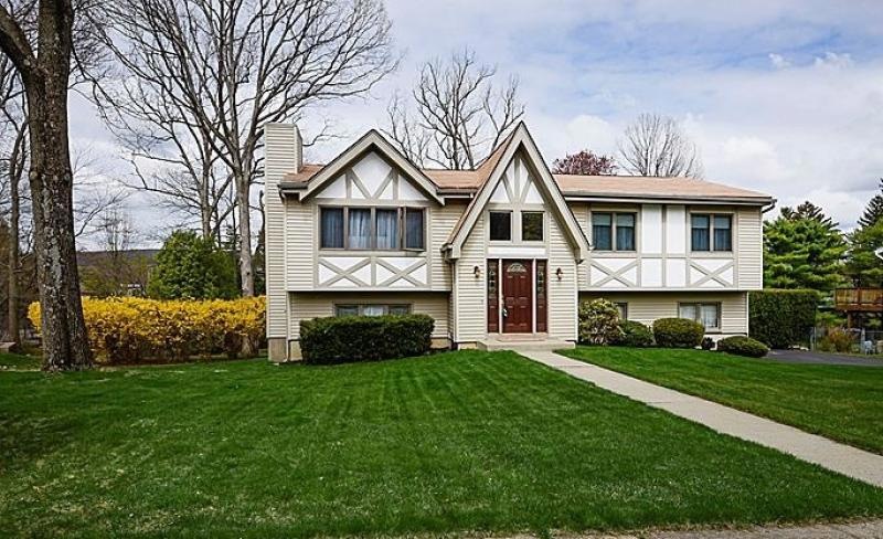 10 Beeman Place, Succasunna, NJ 07876 - photo 1