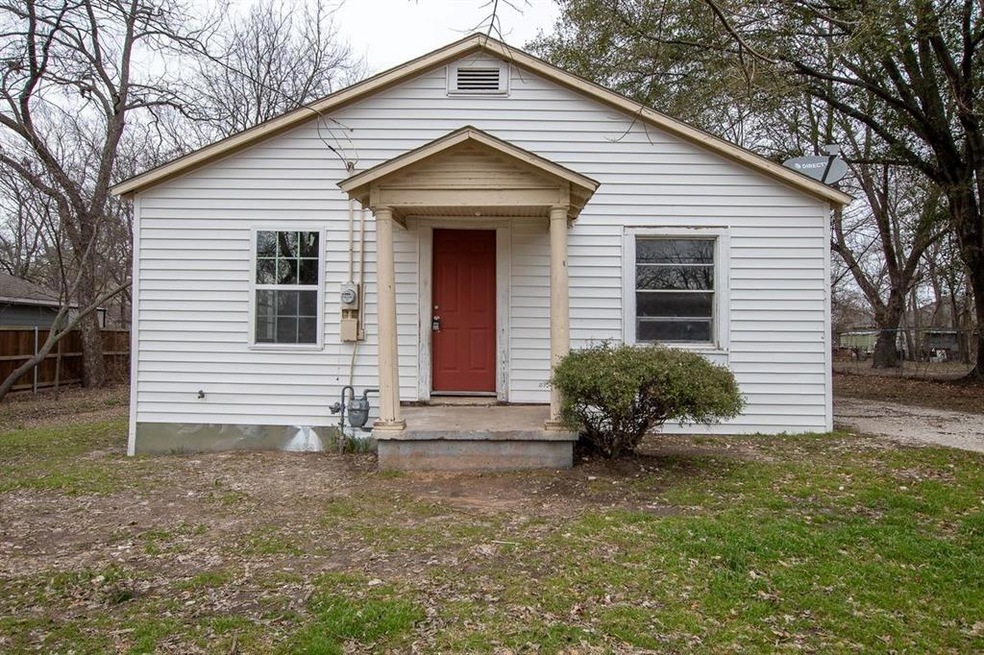 712 W 7th St, Bonham, TX 75418 - photo 1