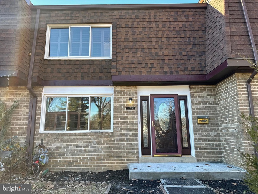 202 W Deer Park Rd, Gaithersburg, MD 20877 - photo 1