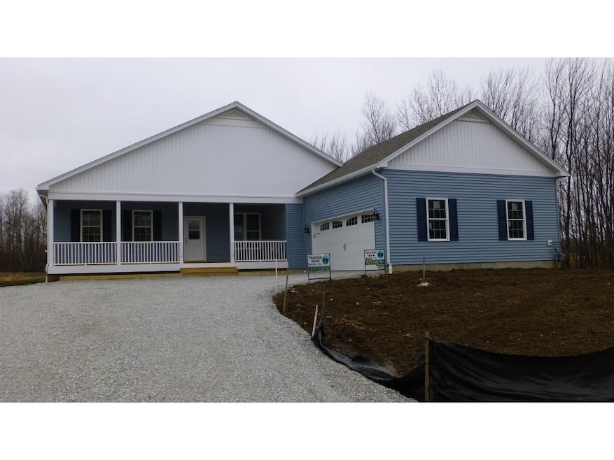 6 Elizabeth St, Saint Albans City, VT 05478 - photo 1