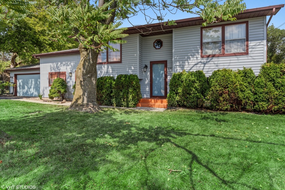 2800 W Cornelia Ave, Waukegan, IL 60085 - photo 1