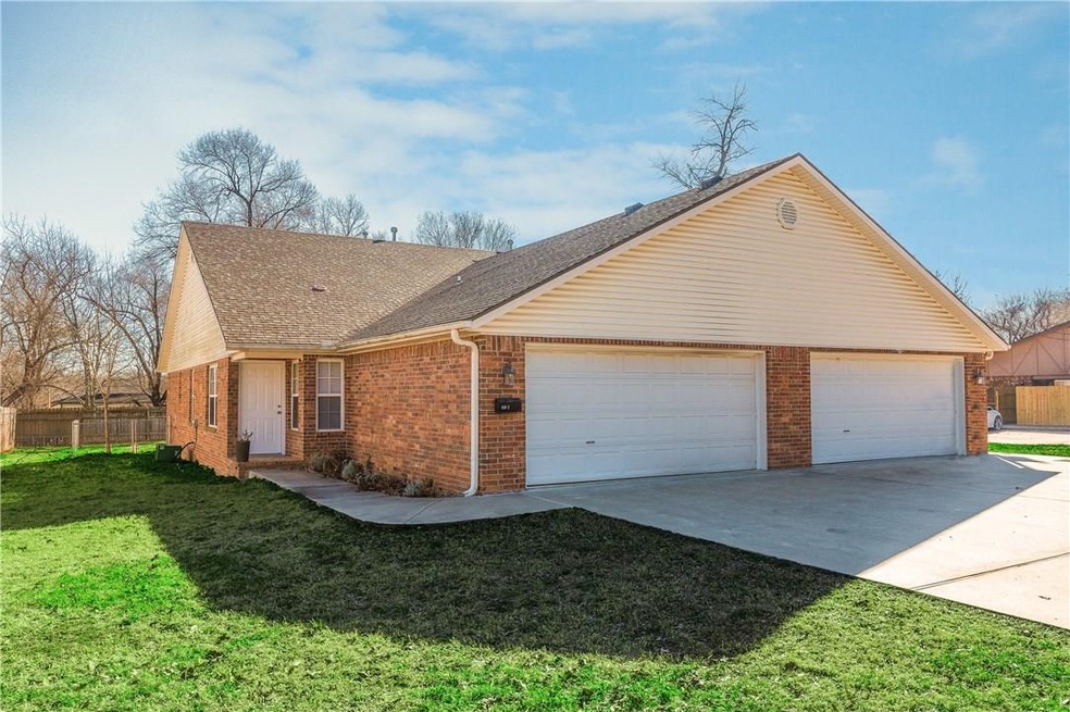 906 NW A St, Bentonville, AR 72712 - photo 1