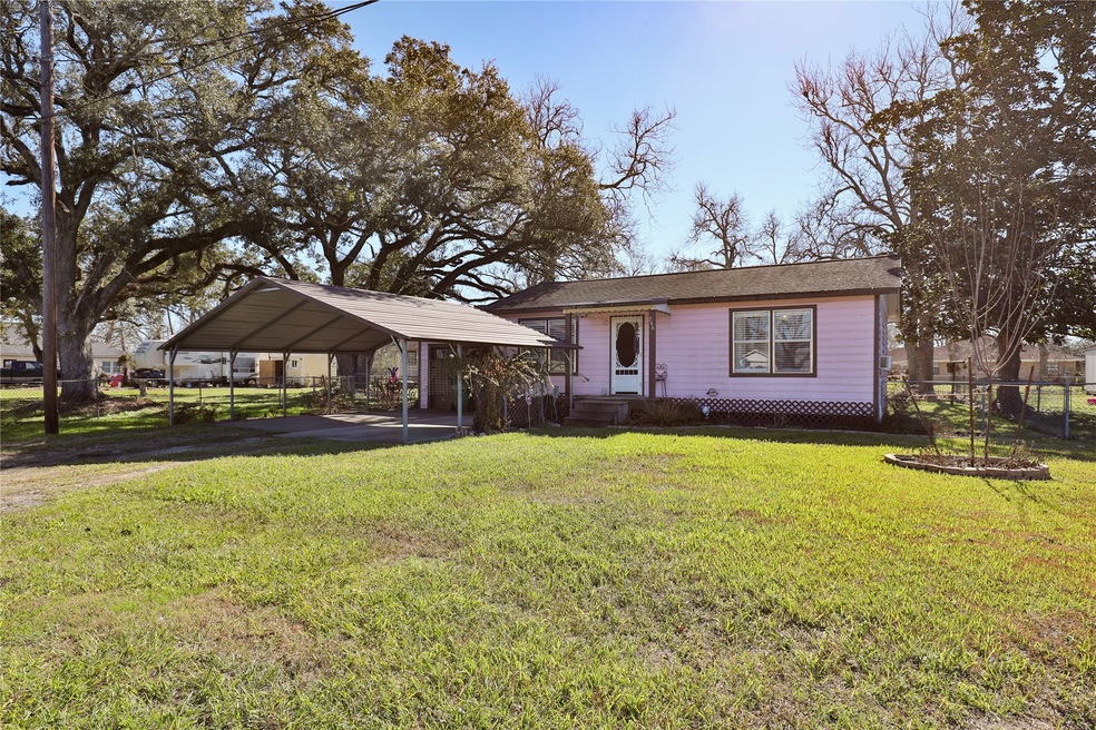 246 E Pleasant St, Brazoria, TX 77422 - photo 1