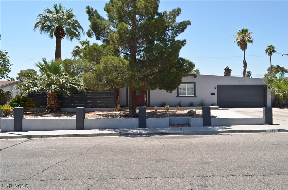 1933 Golden Arrow Dr, Las Vegas, NV 89169 - photo 1