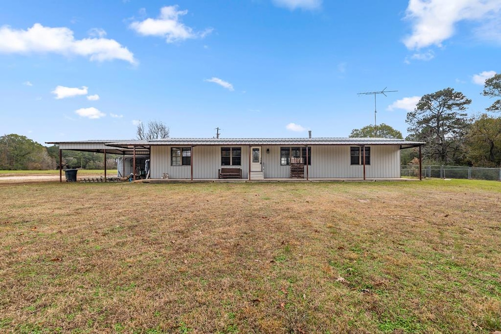 106 Cr 296, Garrison, TX 75965 - photo 1