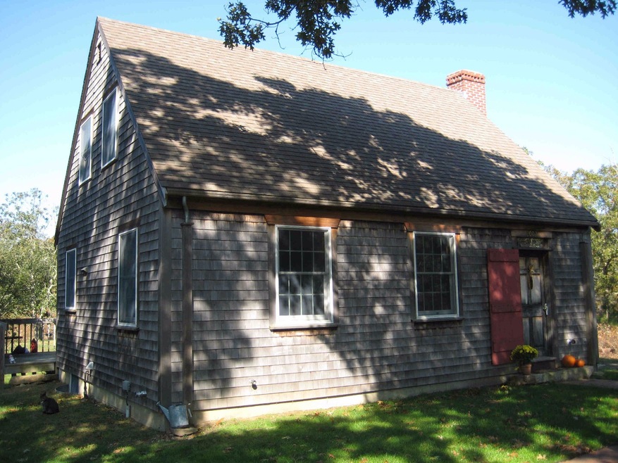 20 Bailey Park Rd, Vineyard Haven, MA 02568 - photo 1