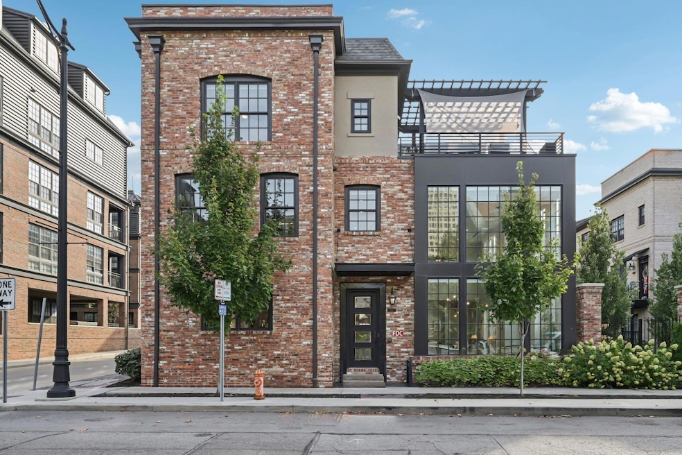 100 Normandy Ave unit TH79, Columbus, OH 43215 - photo 1