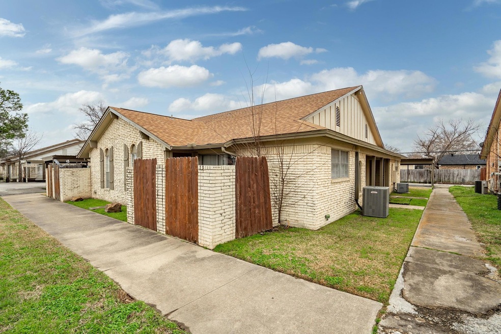 724 E Pecan St, Hurst, TX 76053 - photo 1