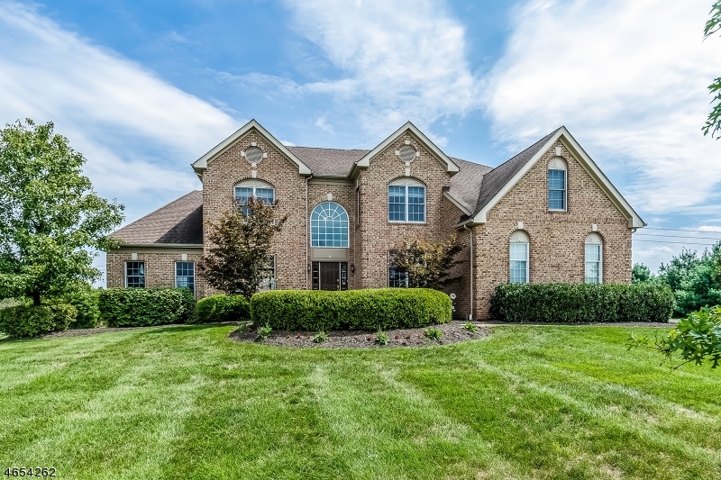 16 Claridge Ln, Flemington, NJ 08822 - photo 1