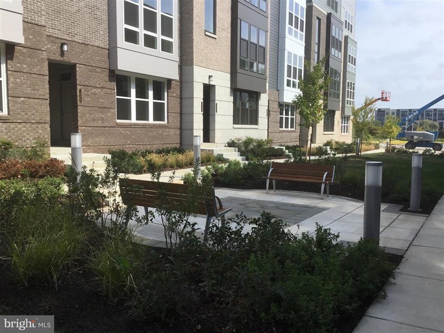 13329 Launders St, Herndon, VA 20171 - photo 1