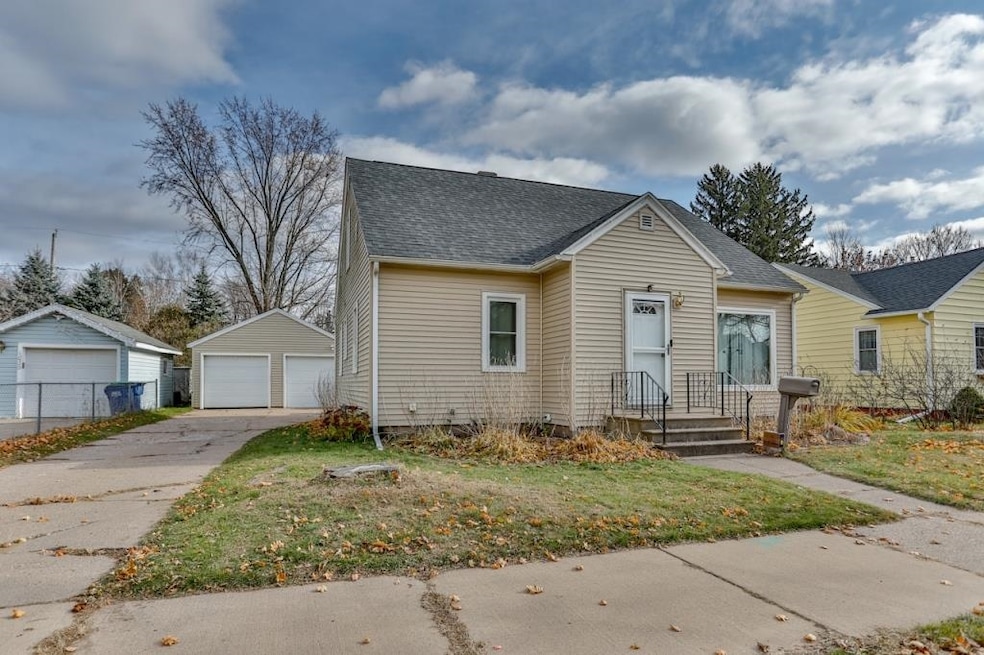 1009 N 7th Ave, Wausau, WI 54401 - photo 1
