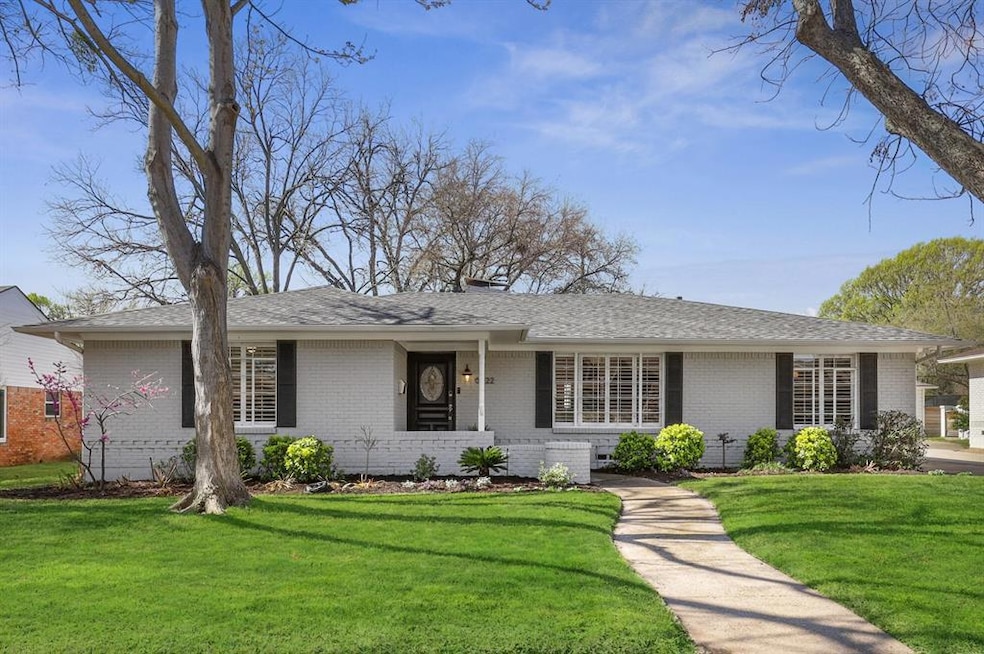 6222 Crestmont Dr, Dallas, TX 75214 - photo 1