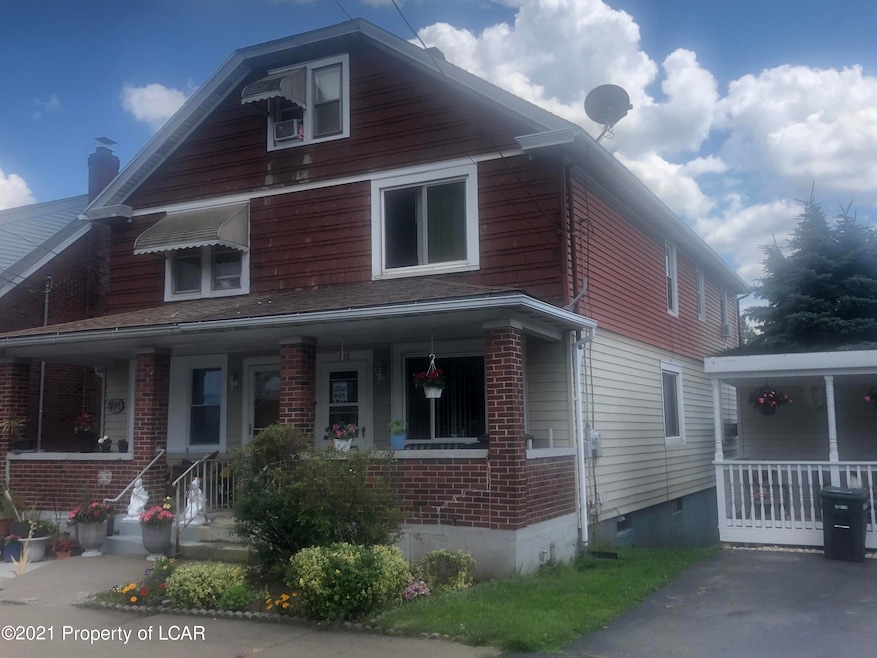 716 E Diamond Ave, Hazleton, PA 18201 - photo 1