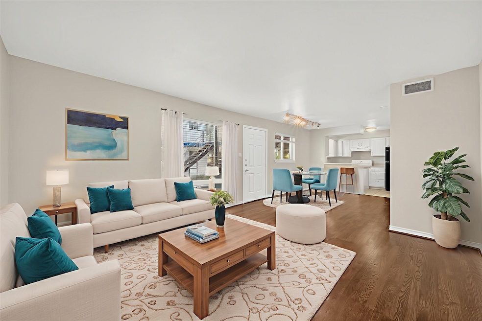 Virtually staged living/dining room