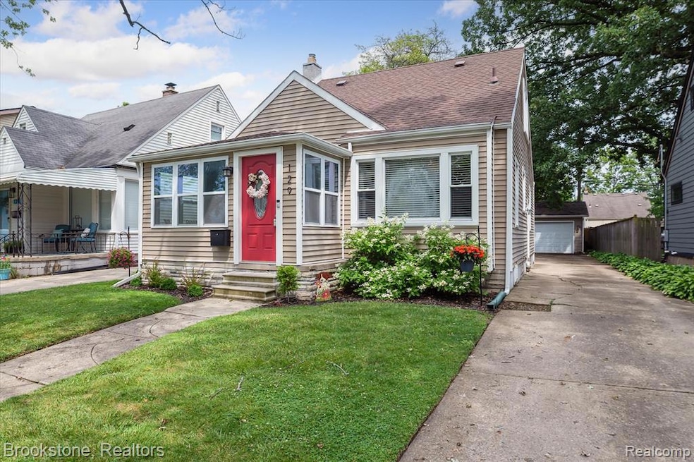 Sold $395,000 • Co-Listing Agent