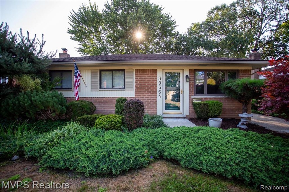30564 Indigo St, Roseville, MI 48066 - photo 1