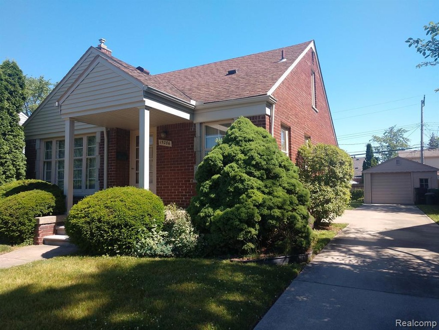 50X113 LOT SIZE. NICE WIDE DRIVEWAY.