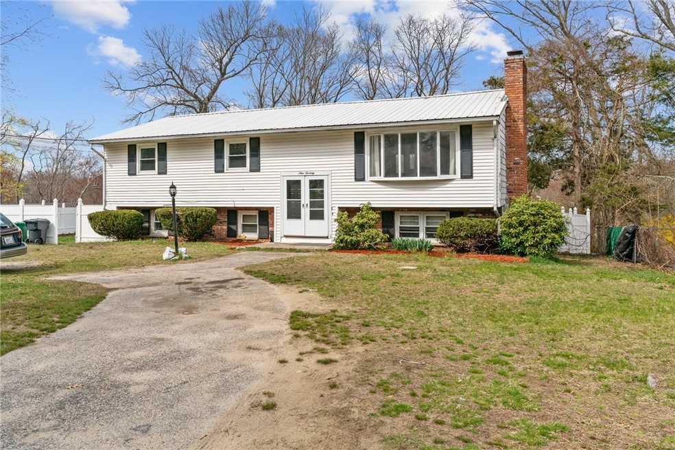 970 Cedar Swamp Rd, Warwick, RI 02889 - photo 1